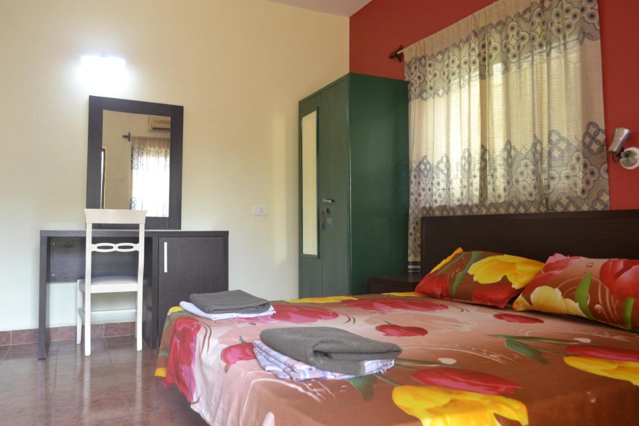 Monte Villa Guest House Кандолим Экстерьер фото