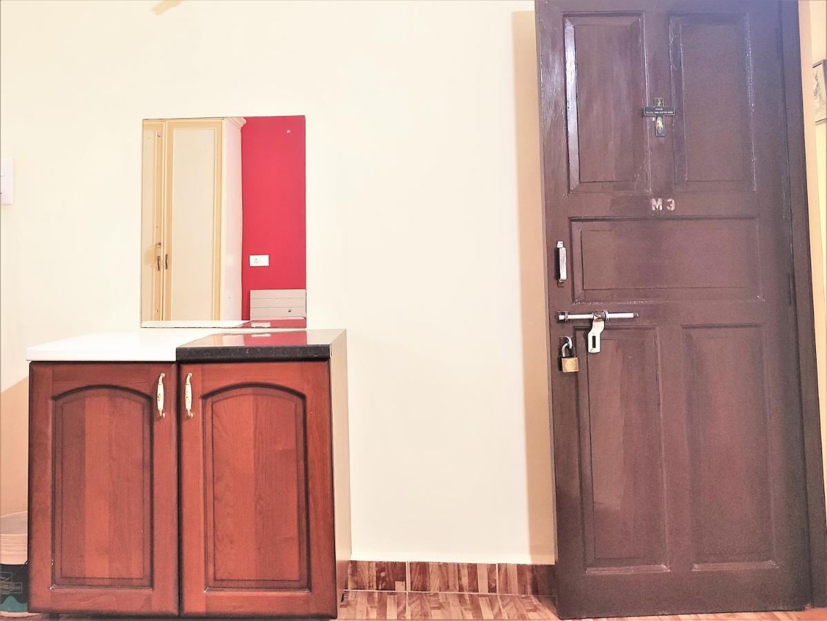 Monte Villa Guest House Кандолим Экстерьер фото