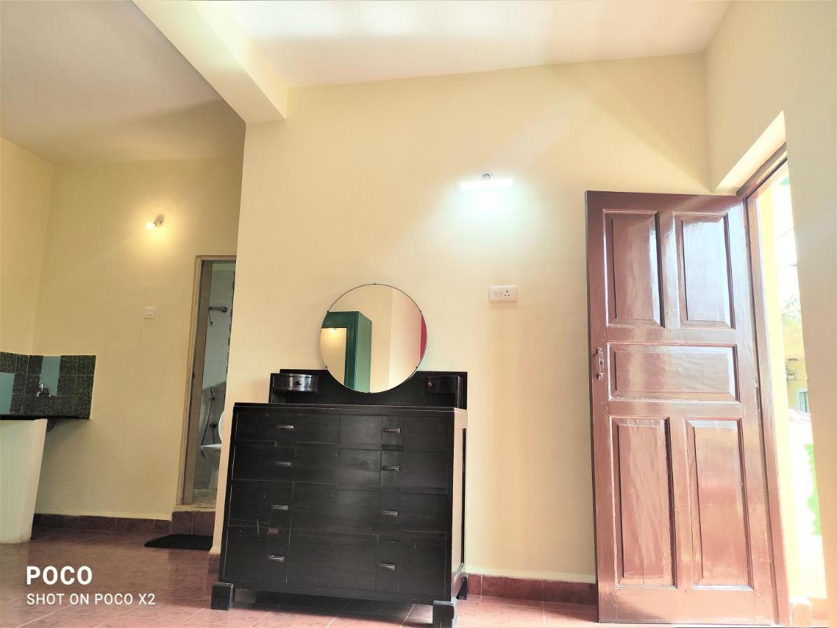 Monte Villa Guest House Кандолим Экстерьер фото